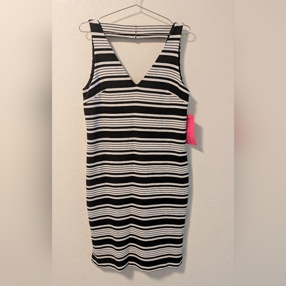 Betsey Johnson Black and White Bodycon Midi Dress - Picture 2 of 8